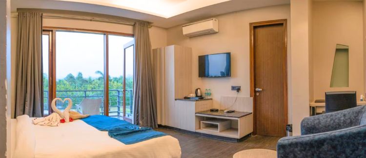 Premium Room with Balcony 