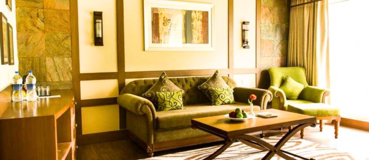 Luxury Villa (Garden & Balcony)