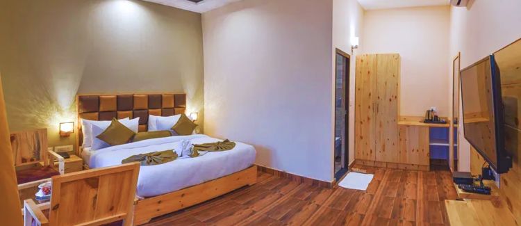 Cabana with private sit out