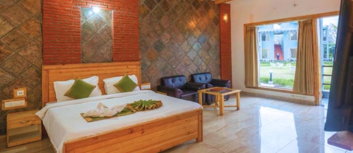 Superior room with sit out