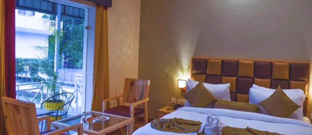 Cabana with private sit out