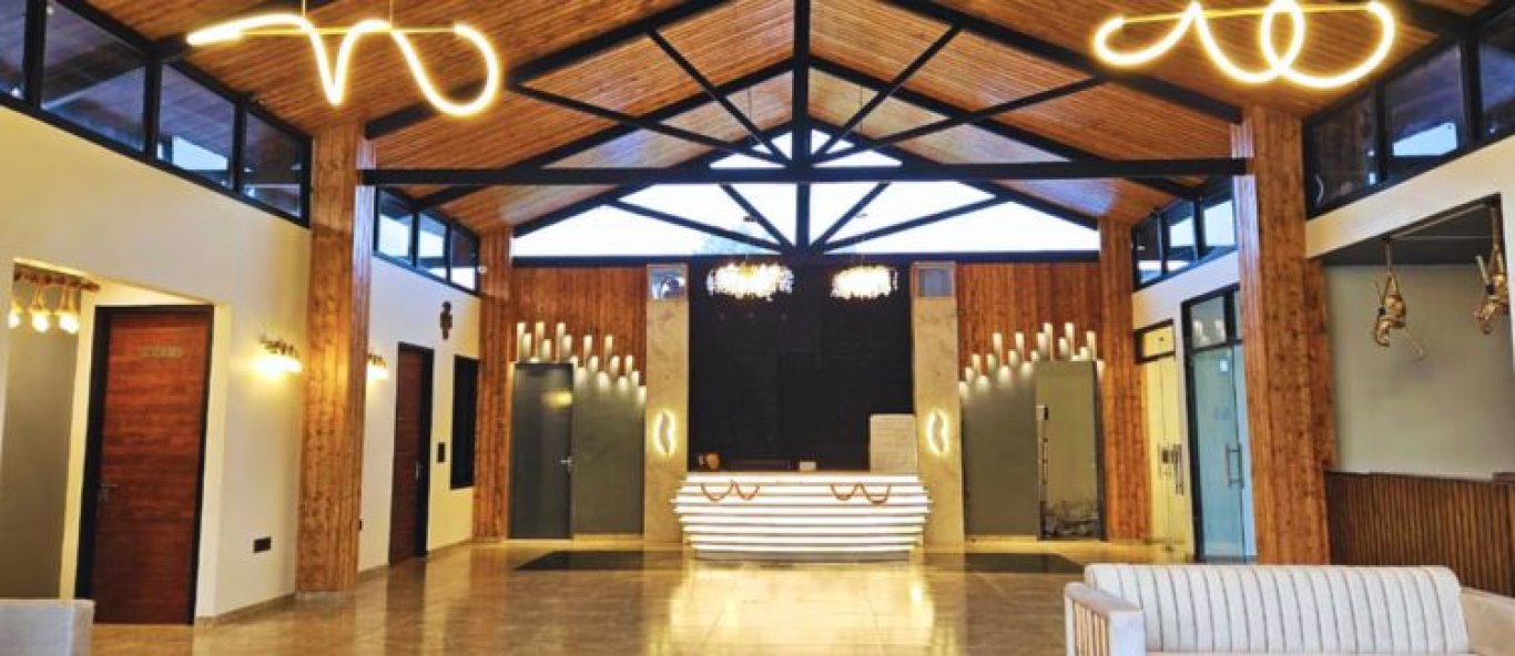  Corbett Machaan Resort 