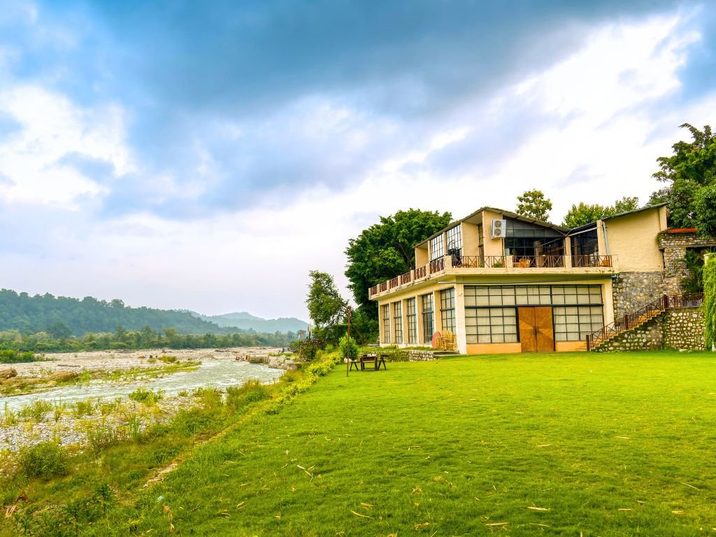 Manu Maharani Resort Corbett