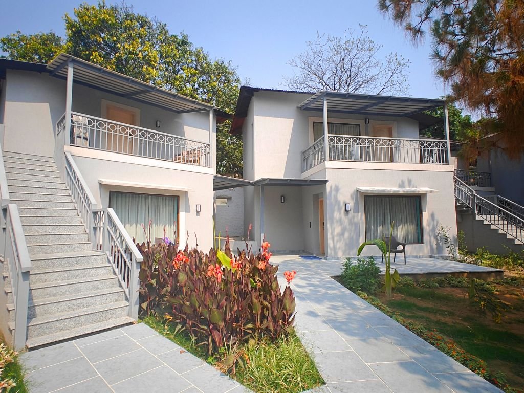 Manu Maharani Resort Corbett