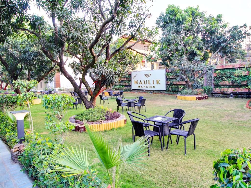 Maulik Mansion Resort