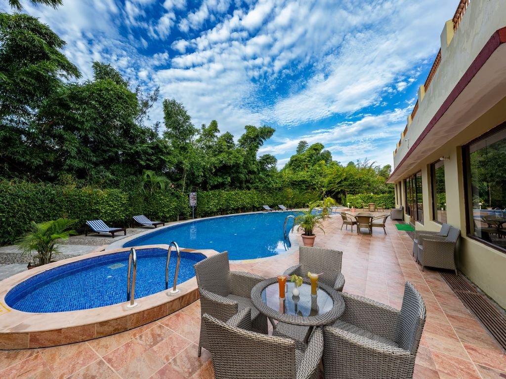  Xomotel Corbett Aura Resort 