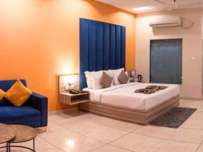 Luxury Elegant Pool View