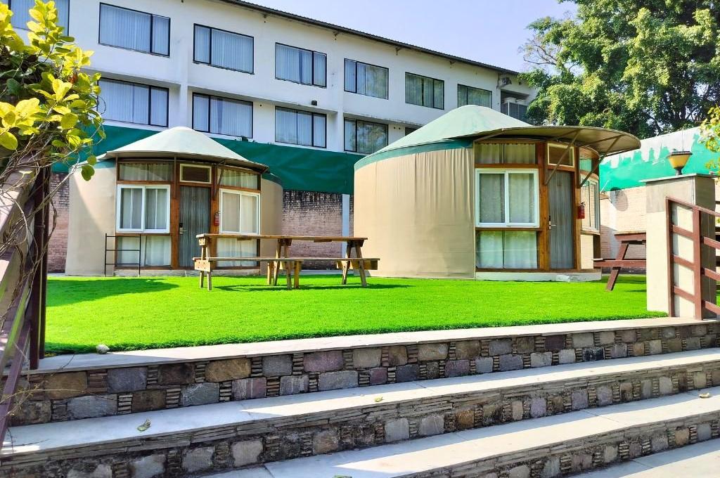 Bel La Monde Riverside Resort