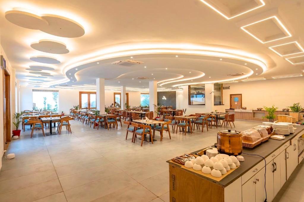  Evara Corbett Resort & Spa