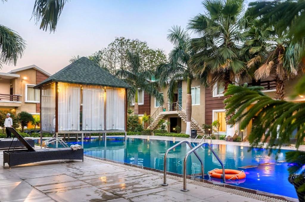 Maulik Mansion Resort