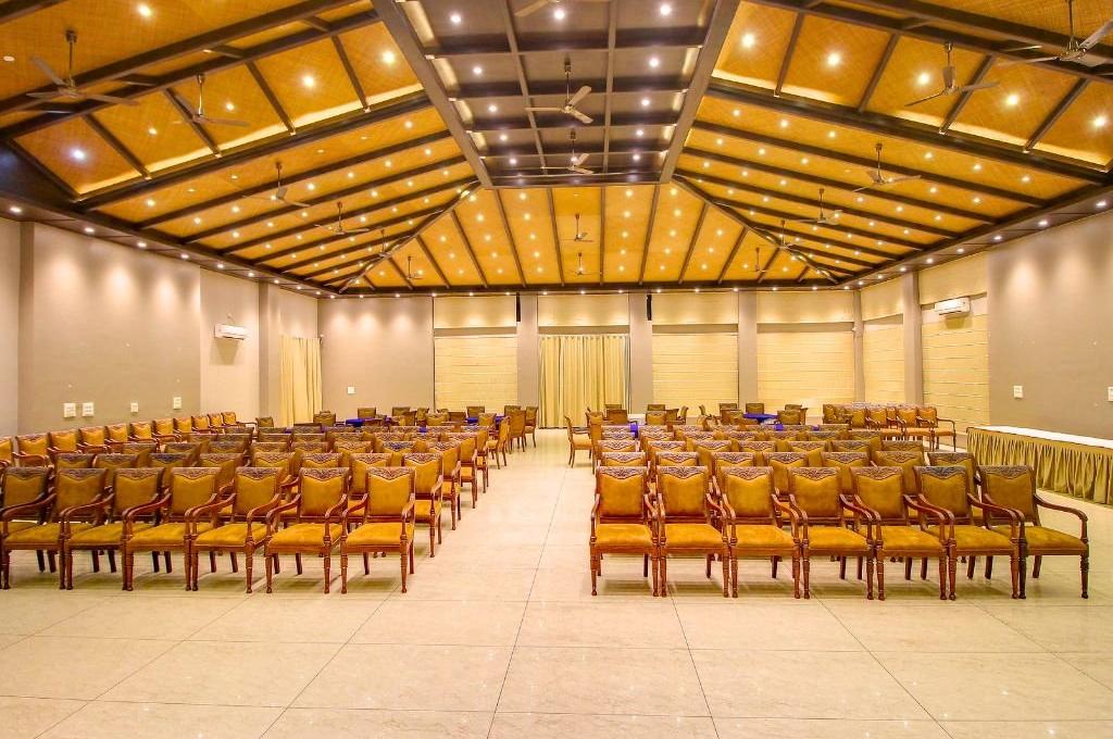 Maulik Mansion Resort