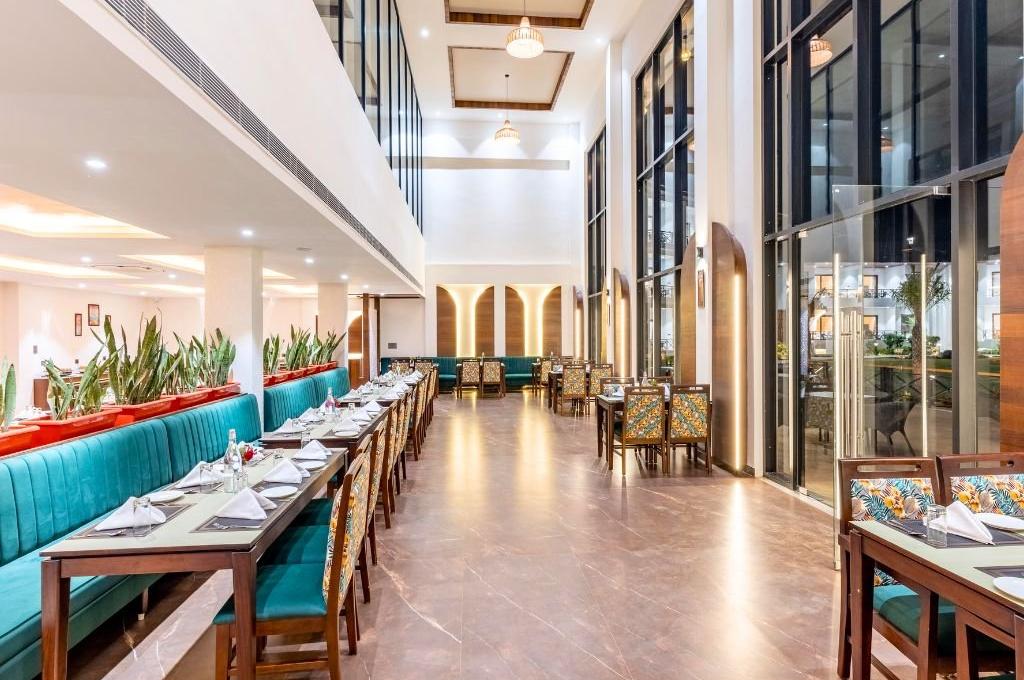  Shervani Pebbles & Pines Corbett