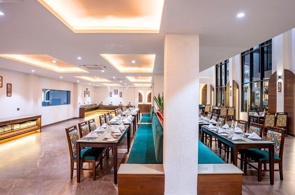  Shervani Pebbles & Pines Corbett