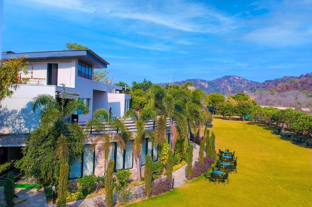 The Golden Tusk Resort Corbett 