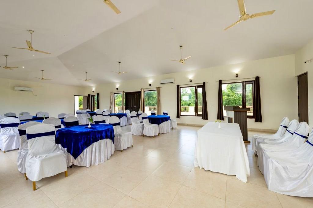  Xomotel Corbett Aura Resort 